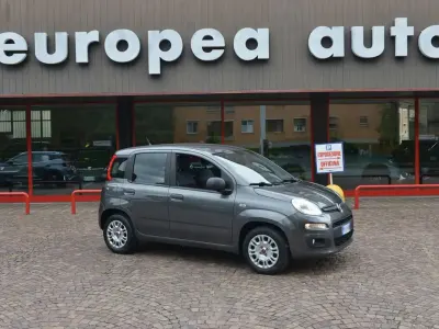 Usata Fiat Panda Easy 69 CV (50 kW) 2017 Grigio londra Utilitaria