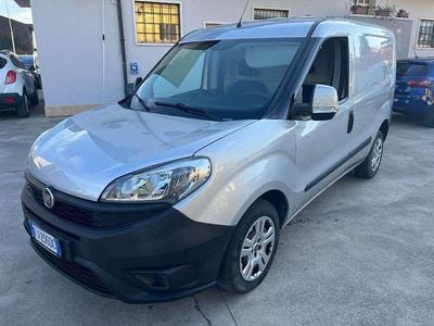 Usata Fiat Doblò 95 CV (69 kW) 2017 Argento Monovolume