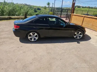 Usata BMW 320 M Sport 177 CV (130 kW) 2007 Nero Coupé