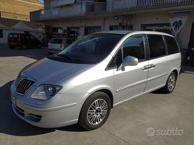Usata Lancia Phedra 195 CV (143 kW) 2010 Grigio Monovolume