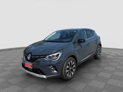 Usata Renault Captur Techno 91 CV (66 kW) 2023 Blue marine SUV