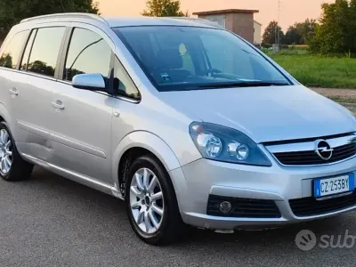 Usata Opel Zafira Cosmo 120 CV (88 kW) 2006 Grigio Monovolume