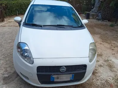 Usata Fiat Grande Punto 90 CV (66 kW) 2006 Bianco Utilitaria