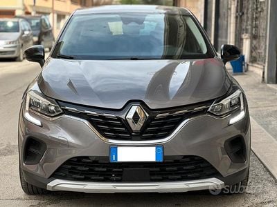 Usata Renault Captur Intens 95 CV (69 kW) 2021 Grigio SUV