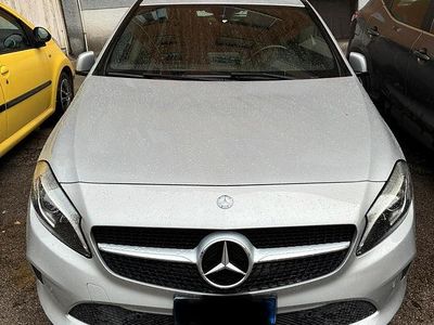 Usata Mercedes A180 Edition 109 CV (80 kW) 2017 Grigio Berlina