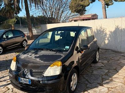 Usata Renault Modus 85 CV (62 kW) 2005 Nero Monovolume
