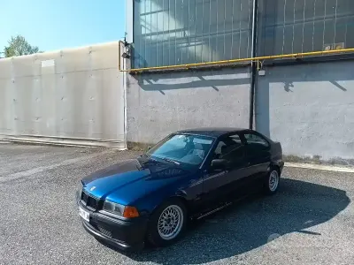 Usata BMW 325 143 CV (105 kW) 1997 Bluazzurro Coupé