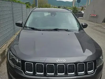 Usata Jeep Compass 120 CV (88 kW) 2020 Grigio SUV
