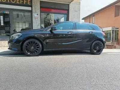 Usata Mercedes A160 Executive 90 CV (66 kW) 2016 Nero Utilitaria