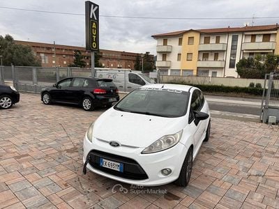 Usata Ford Fiesta Individual 95 CV (69 kW) 2012 Other Utilitaria