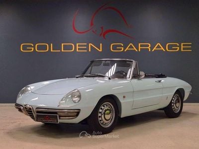 Begagnad Alfa Romeo Spider 109 HK (80 kW) 1967 Blå Cab
