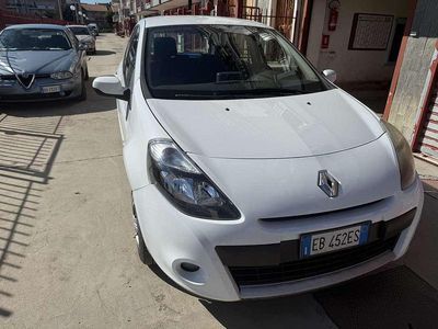 Usata Renault Clio II Dynamique 75 CV (55 kW) 2010 Berlina