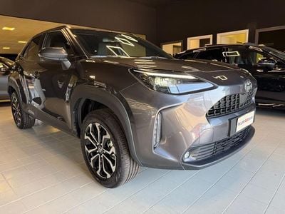 Nuova Toyota Yaris Cross Style 131 CV (96 kW) 2025 Grigio scuro SUV