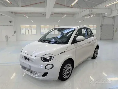 Usata Fiat 500e Action 42 kW (58 CV) 2022 Bianco Berlina
