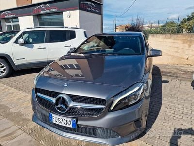 Usata Mercedes A180 Premium 108 CV (79 kW) 2016 Grigio Berlina