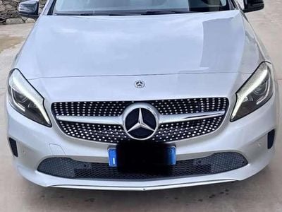 Usata Mercedes A180 Premium 109 CV (80 kW) 2018 Argento Berlina