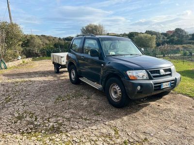 usata Mitsubishi Pajero anno 2004 + carrello