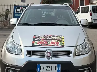 Usata Fiat Sedici 107 CV (78 kW) 2012 Grigio SUV