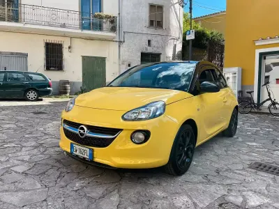 Usado Opel Adam 69 CV (50 kW) 2015 Amarillo Utilitario
