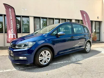 Usata VW Touran Trendline 110 CV (80 kW) 2016 Blu Monovolume