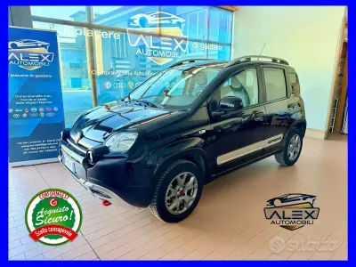Usata Fiat Panda Cross Cross 95 CV (69 kW) 2016 Nero Utilitaria