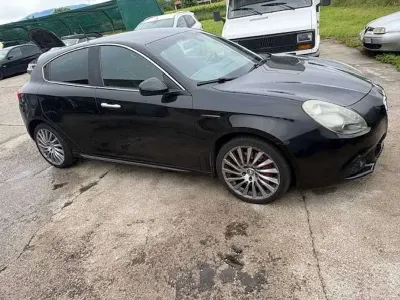 Usata Alfa Romeo Giulietta Exclusive 170 CV (125 kW) 2011 Nero Utilitaria