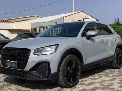 Usata Audi Q2 S-Line 116 CV (85 kW) 2023 Grigio SUV