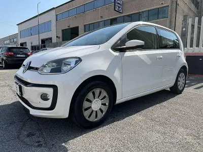 Usata VW up! move up! 60 CV (44 kW) 2018 Bianco Utilitaria