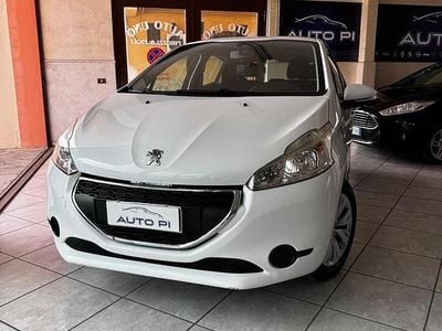 Usata Peugeot 208 Active 68 CV (50 kW) 2012 Bianco Utilitaria
