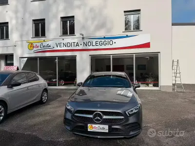 Usata Mercedes A200 AMG line 163 CV (119 kW) 2019 Grigio Berlina