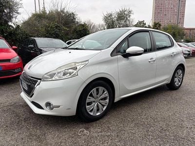 Bianco Nuova 2026 Peugeot 208 Utilitaria | 4500 €