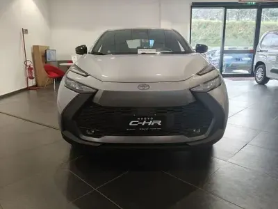 Nuova Toyota Yaris Cross Active 111 CV (81 kW) 2026 Grigio SUV