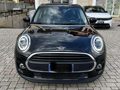 Begagnad Mini ONE 102 HK (75 kW) 2021 Svart Halvkombi