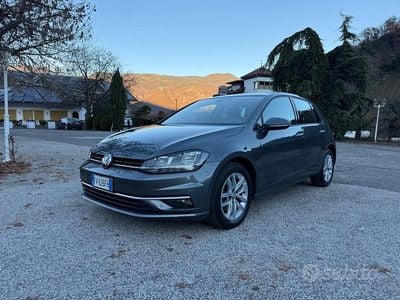 Usata VW Golf VII Highline 116 CV (85 kW) 2019 Grigio Berlina