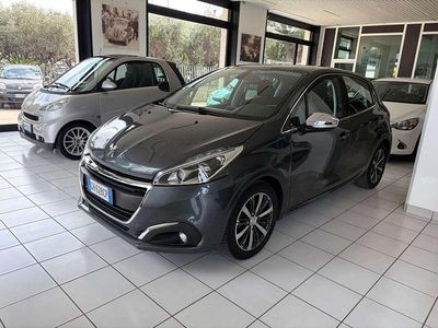 Usata Peugeot 208 Allure 75 CV (55 kW) 2017 Grigio Utilitaria