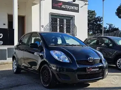 Begagnad Toyota Yaris Sol 69 HK (50 kW) 2009 Svart Halvkombi