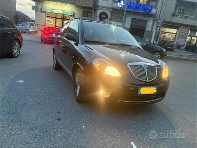 Usata Lancia Ypsilon 90 CV (66 kW) 2008 Nero Utilitaria