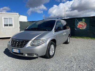 usata Chrysler Voyager 2.5 CRD 7 POSTI GARANZIA