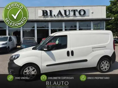 Usata Fiat Doblò Lounge 105 CV (77 kW) 2022 Bianco Monovolume