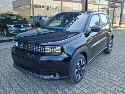 Nuova Fiat Grande Panda 110 CV (80 kW) 2026 Nero Utilitaria