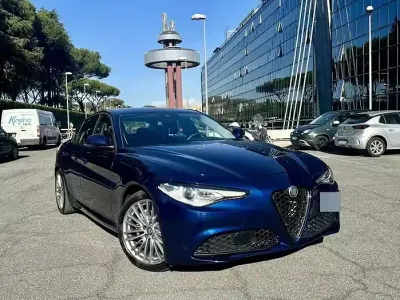 Usata Alfa Romeo Giulia 150 CV (110 kW) 2017 Bluazzurro Berlina