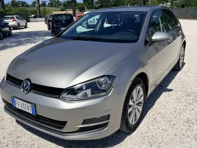 Usata VW Golf VII Trendline 110 CV (80 kW) 2017 Grigio Berlina