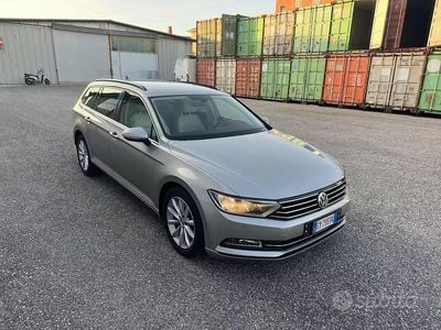 Usata VW Passat Comfortline 120 CV (88 kW) 2016 Grigio Station wagon