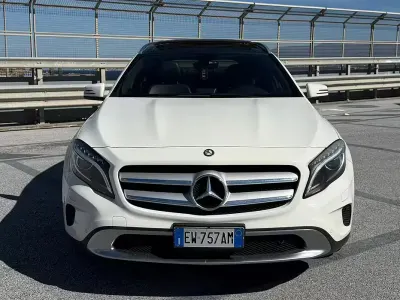Usata Mercedes GLA220 Premium 170 CV (125 kW) 2015 Bianco SUV