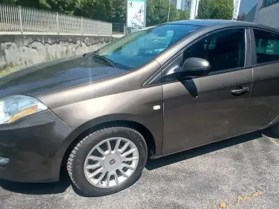 Usata Fiat Bravo Emotion 120 CV (88 kW) 2008 Marrone Utilitaria