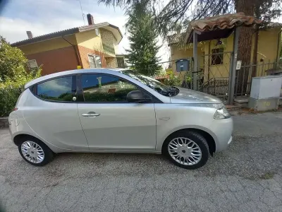 Usata Lancia Ypsilon Platinum 69 CV (50 kW) 2017 Utilitaria