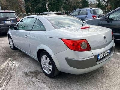 Usata Renault Mégane Cabriolet Dynamique 120 CV (88 kW) 2004 Argento metallizzato Cabrio