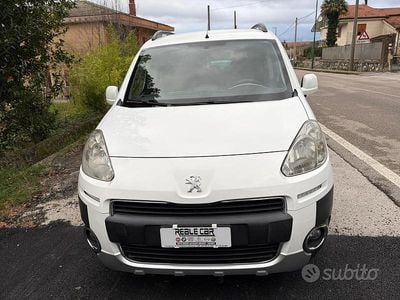 Bianco Usata 2013 Peugeot Partner Tepee Outdoor Monovolume | 5999 € (Buon prezzo)
