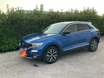 Usata VW T-Roc 150 CV (110 kW) 2019 Blu SUV