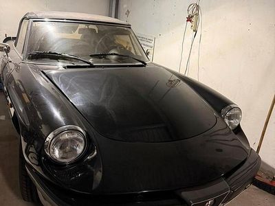 Begagnad Alfa Romeo Spider 101 HK (74 kW) 1989 Svart Cab